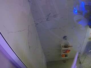 voyeurcam-casa-salsa-bathroom-10