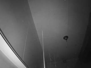 voyeurcam-casa-salsa-bathroom-10