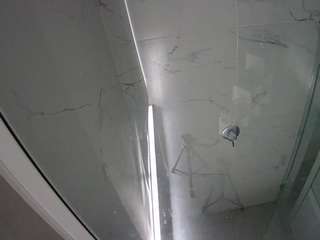 voyeurcam-casa-salsa-bathroom-10
