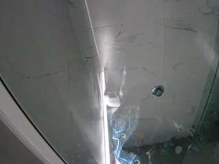 voyeurcam-casa-salsa-bathroom-10