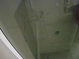 voyeurcam-casa-salsa-bathroom-10