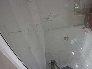 voyeurcam-casa-salsa-bathroom-10