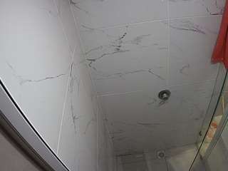 voyeurcam-casa-salsa-bathroom-10