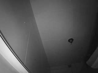 voyeurcam-casa-salsa-bathroom-10