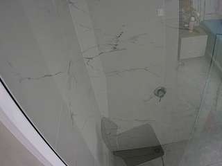 voyeurcam-casa-salsa-bathroom-10