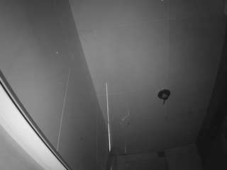 voyeurcam-casa-salsa-bathroom-10