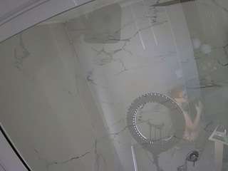 voyeurcam-casa-salsa-bathroom-10