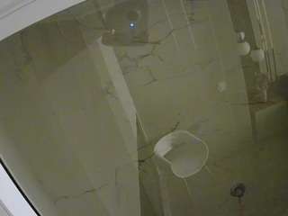 voyeurcam-casa-salsa-bathroom-10