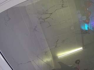 voyeurcam-casa-salsa-bathroom-10