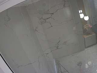 voyeurcam-casa-salsa-bathroom-10