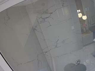 voyeurcam-casa-salsa-bathroom-10