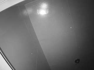 voyeurcam-casa-salsa-bathroom-10