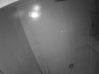 voyeurcam-casa-salsa-bathroom-10