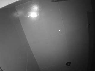 voyeurcam-casa-salsa-bathroom-10