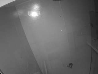 voyeurcam-casa-salsa-bathroom-10