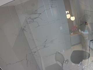 voyeurcam-casa-salsa-bathroom-10