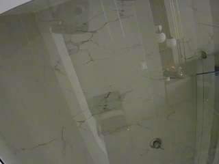 voyeurcam-casa-salsa-bathroom-10