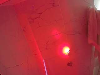 voyeurcam-casa-salsa-bathroom-10