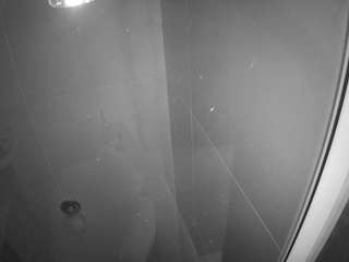 voyeurcam-casa-salsa-bathroom-11