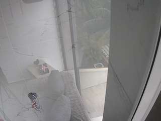 voyeurcam-casa-salsa-bathroom-11