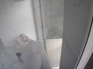 voyeurcam-casa-salsa-bathroom-11