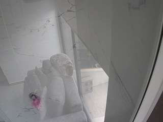voyeurcam-casa-salsa-bathroom-11