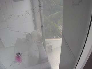 voyeurcam-casa-salsa-bathroom-11