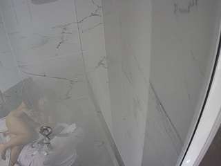 voyeurcam-casa-salsa-bathroom-11