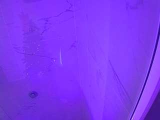 voyeurcam-casa-salsa-bathroom-11