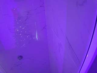 voyeurcam-casa-salsa-bathroom-11