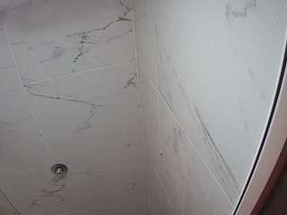 voyeurcam-casa-salsa-bathroom-11
