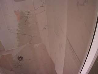 voyeurcam-casa-salsa-bathroom-11