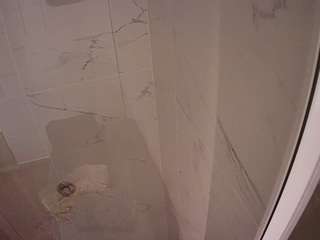 voyeurcam-casa-salsa-bathroom-11