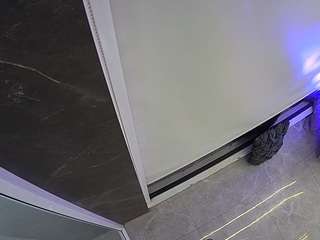 Dieses Model ist jetzt live. voyeurcam-casa-salsa-bathroom-11