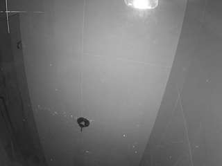 voyeurcam-casa-salsa-bathroom-11