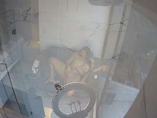 voyeurcam-casa-salsa-bathroom-11