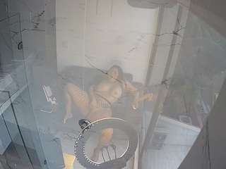 voyeurcam-casa-salsa-bathroom-11