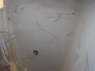 voyeurcam-casa-salsa-bathroom-11