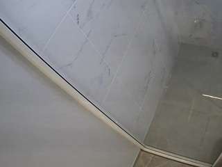 voyeurcam-casa-salsa-bathroom-12