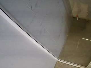 voyeurcam-casa-salsa-bathroom-12