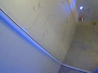 voyeurcam-casa-salsa-bathroom-12