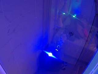 voyeurcam-casa-salsa-bathroom-12