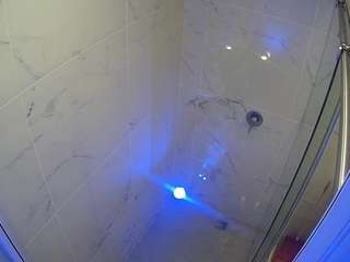 voyeurcam-casa-salsa-bathroom-12