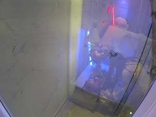 voyeurcam-casa-salsa-bathroom-12