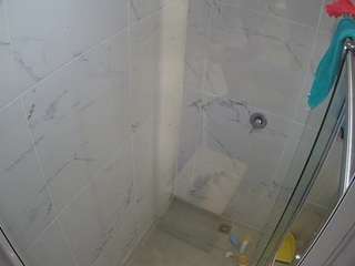 voyeurcam-casa-salsa-bathroom-12