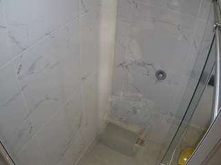 voyeurcam-casa-salsa-bathroom-12