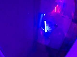 voyeurcam-casa-salsa-bathroom-12