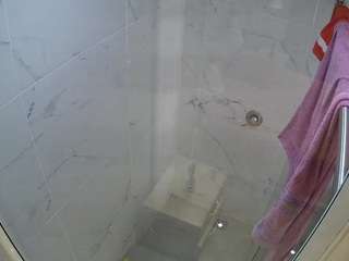 voyeurcam-casa-salsa-bathroom-12