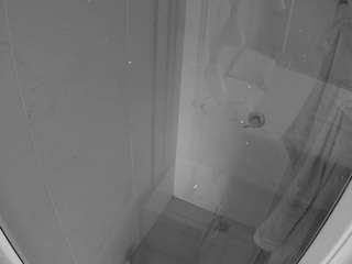 voyeurcam-casa-salsa-bathroom-12