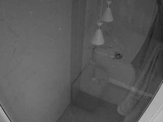 voyeurcam-casa-salsa-bathroom-12